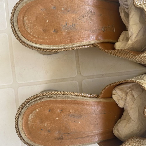 Mule shoes used beige with gold details, comfortable heel