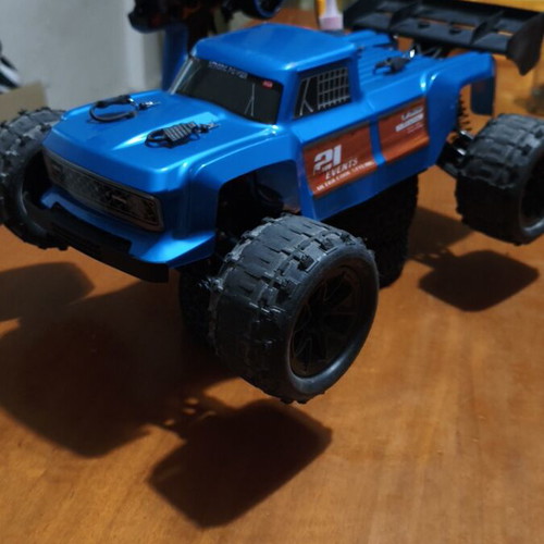 Wltoys V2 1/12 124017 4WD Monster Truck like new upgrade