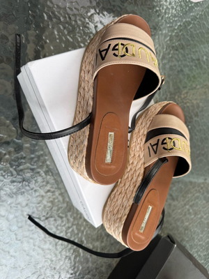 Gaudi women's shoes like new, size 39