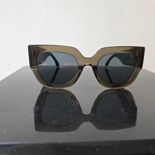 Brixton sunglasses like new, dark green women's