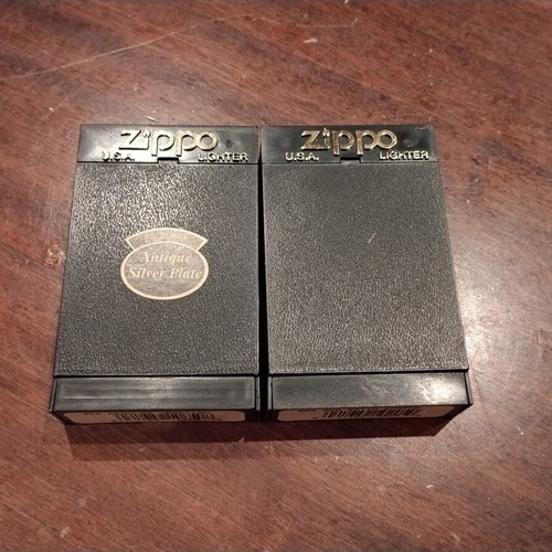 Zippo Venetian 2001 & Satin Chrome 2002 lighters set, collectible