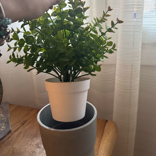 Plastic plant with pot like new