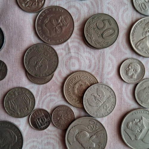 Coins used, pack of 255 pieces from various countries