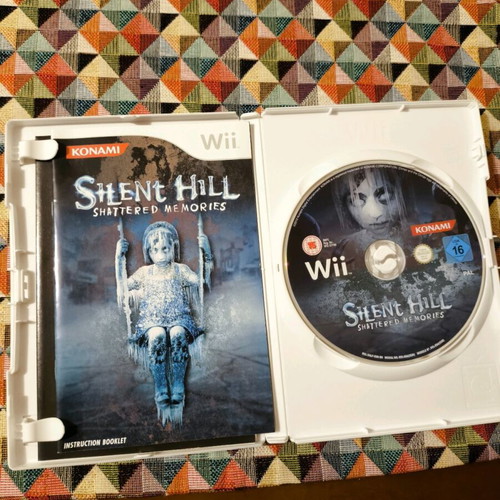 Silent Hill Shattered Memories for Nintendo Wii like new with manual