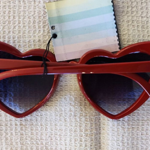 Solo-Solis NDL1861 sunglasses new, burgundy red heart-shaped UV400 lenses