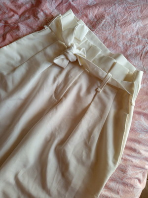 Kelly's M pants new, soft cream color, high waist