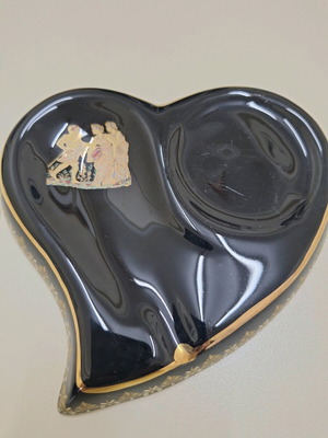 Μεγάλο πρωτότυπο σταχτοδοχείο σαν καινούργιο με 24 καράτια φινίρισμα