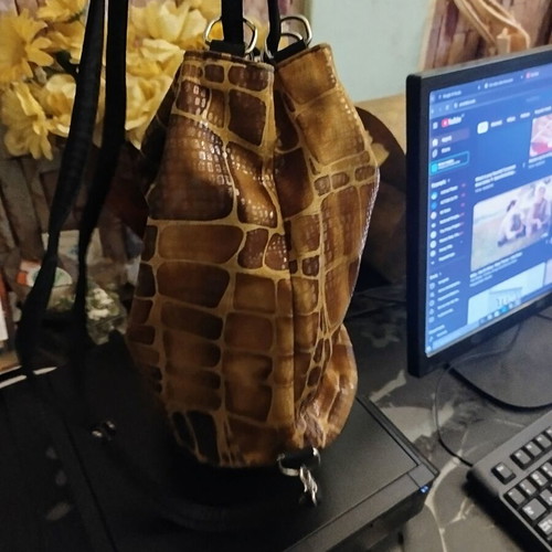 Bag pouch with crocodile effect like new brown handbag