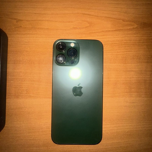 iPhone 13 Pro Max used, broken screen for parts