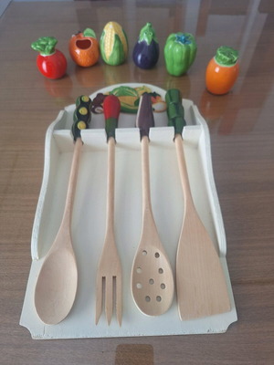 Vintage Wooden Kitchen Utensil Set with Vegetable Handles and 6 Spice Pieces