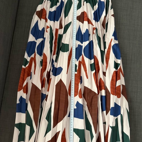 Shein pleated skirt new, size small, 100% polyester