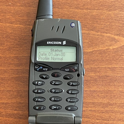 Ericsson T28s mobile phone