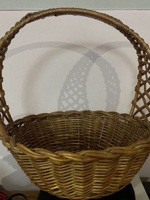 Woven bamboo basket like new