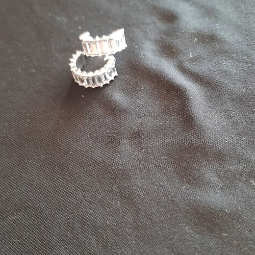 Earrings like new, decorated with sparkling stones