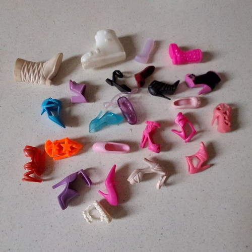 Doll shoes used, set of 34 pieces