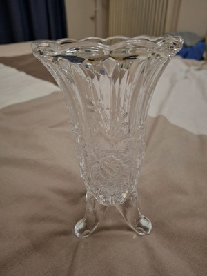 Crystal vase new, small charming