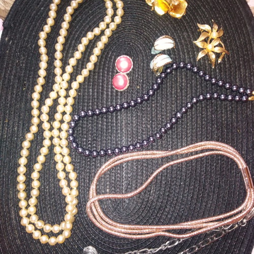 Fashion jewelry used, 4 necklaces, 2 pairs of clip earrings, 2 brooches