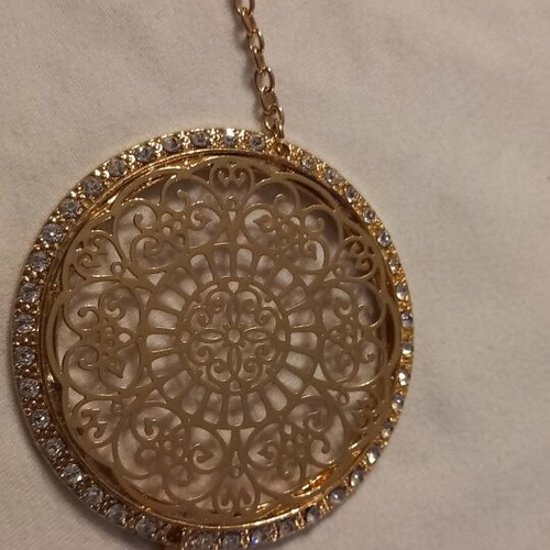 Long necklace 109 centimeters new, gold color