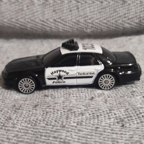 Maistro Ford Crown Victoria toy car used, 7 cm