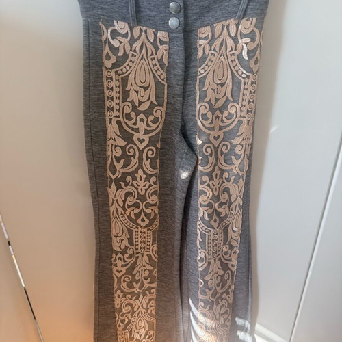 Nidodileda pants like new, white and gray