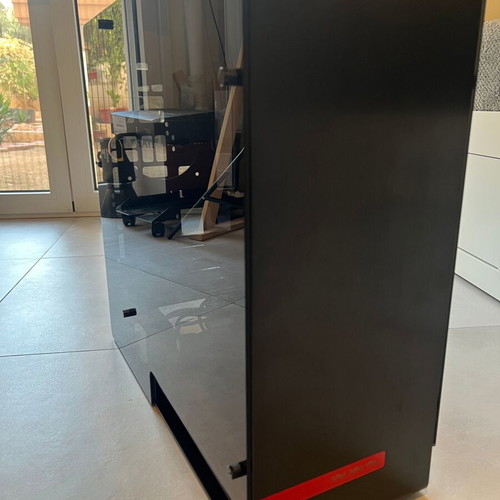 In Win 909 Full Tower Premium Aluminium and Tempered Glass Case like new