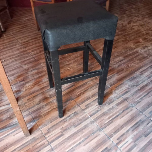 Chairs, tables and stools like new, set of 40 chairs, 12 stools with back, 8 stools without back, 12 tables