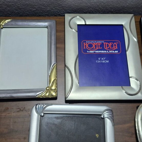 Set of 8 decorative frames like new