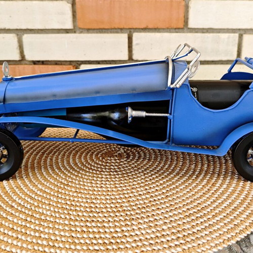 Metal decorative wine holder vintage car used