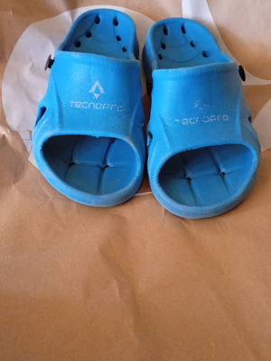 TecnoPro blue beach slippers size 28-29 used