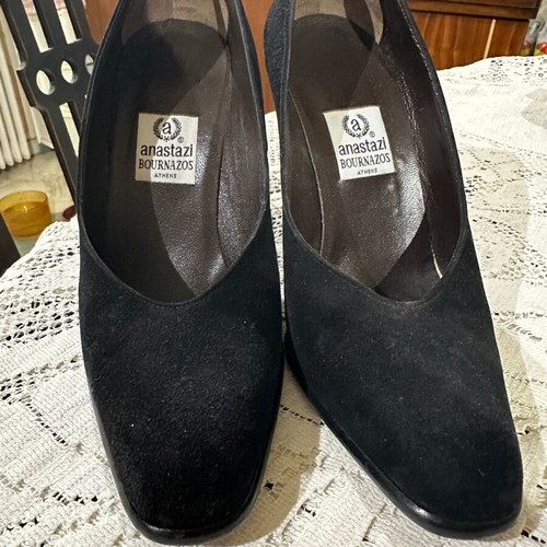 Bournazos pumps used, black, size 38, suede