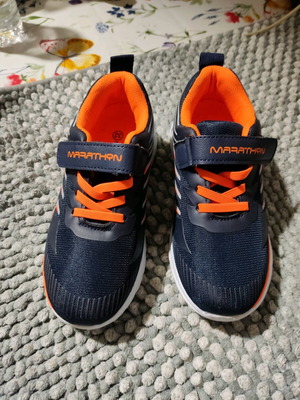 Children's shoes new, size 32