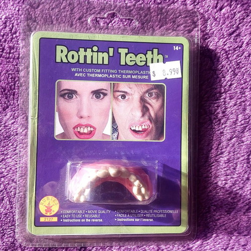 Carnival mouthguard with rotten teeth