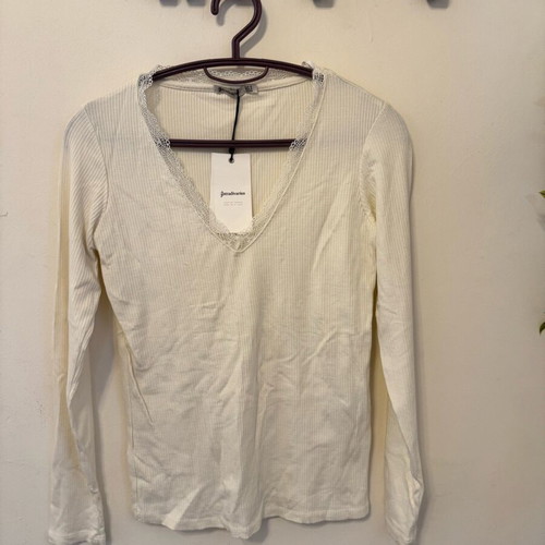 Rip basic white blouse with lace new, Star Body H, size S
