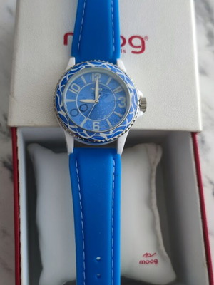 Moog Paris women's wristwatch blue with white case