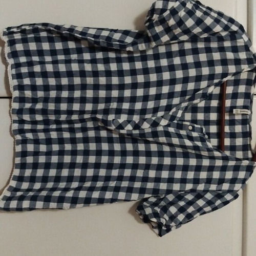 Stradivarius medium short checkered shirt like new, white and blue