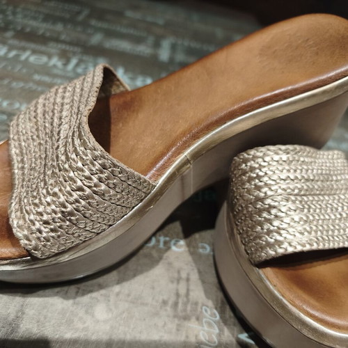 Tsakiris Mallas shoes like new, gold platform sandals size 37-37.5