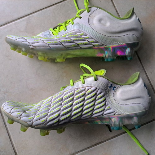 Mag Elite 3.0 FG football shoes Under Armour like new, size 43, white and green