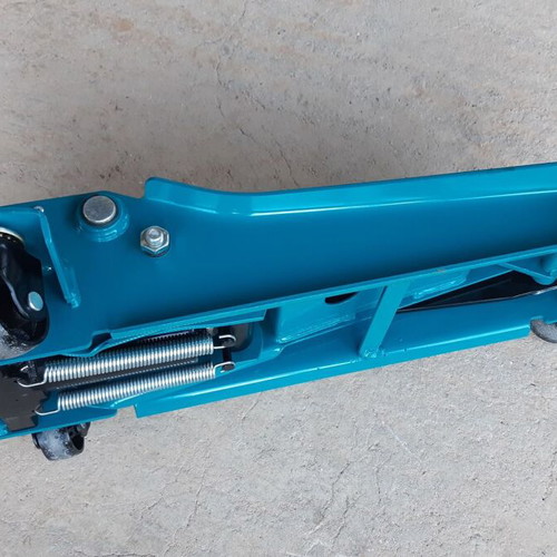 Total low profile 3-ton car jack like new