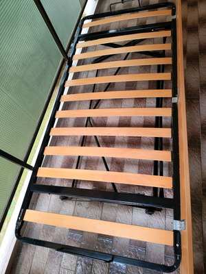Single bed frame with folding mechanism to double bed