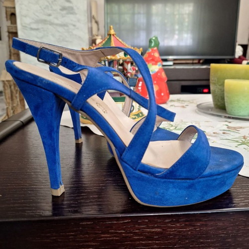 Gift for a while! Leather sandals Stefania