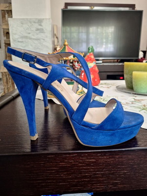 Gift for a while! Leather sandals Stefania