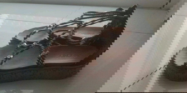 Δερμάτινα πέδιλα
