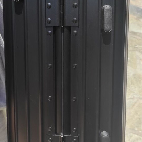Riigid V2 20" Carry-On Suitcase new, black, removable wheels