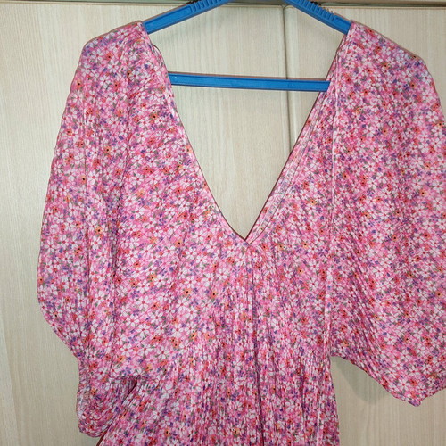 Floral dress with batwing sleeves short length like new