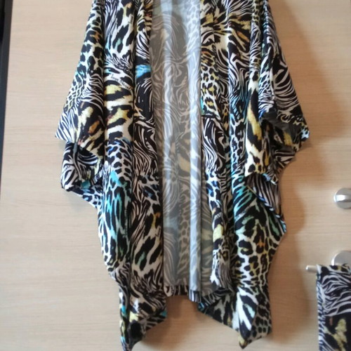 Inna Manoli women's kimono one size like new, multicolor