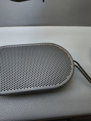 Bang & Olufsen Beoplay P2 φορητό Bluetooth ηχείο σαν καινούργιο