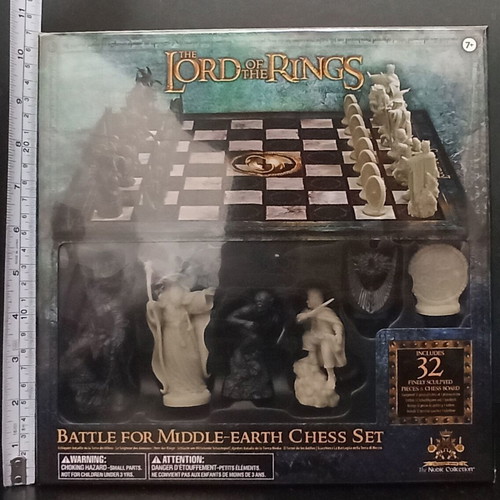 Lord of the Rings Battle for Middle Earth Chess Set new
