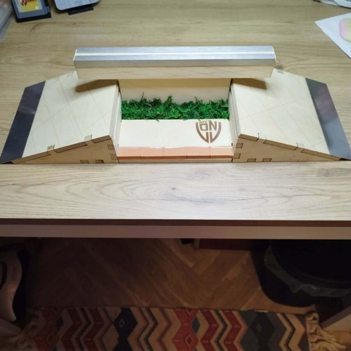 Wooden fingerboard ramp like new