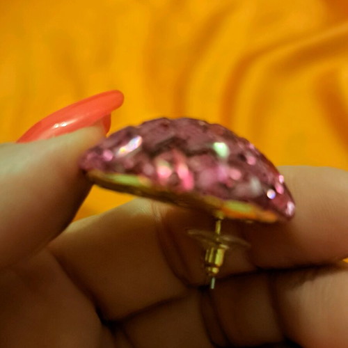 Earrings with fuchsia rhinestones new, light and impressive