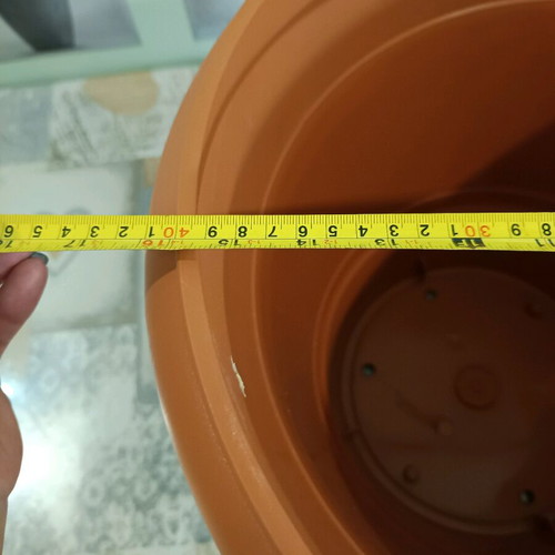 Plastic flower pots brown like new, pack of 6, 45x37 without saucers
